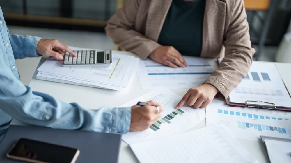 What Should I Look for When Choosing a Bookkeeping Service?